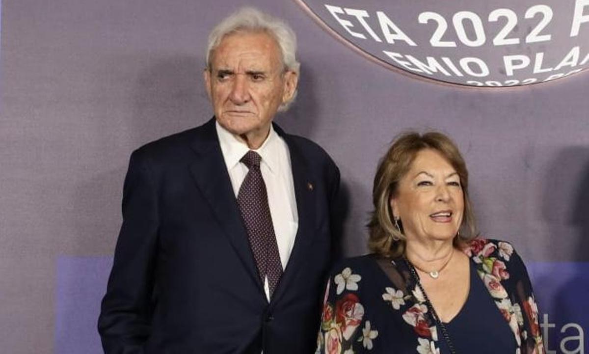 Luis del Olmo y su esposa Merche, en la gala de los Premios Planeta