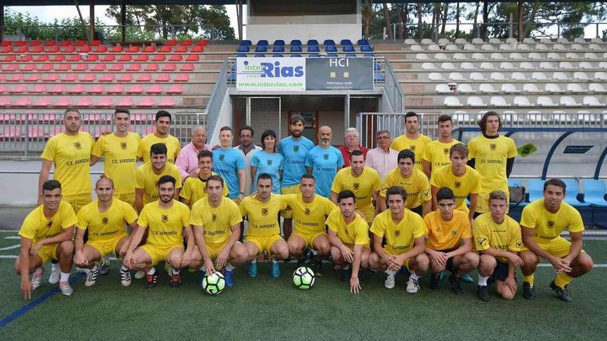 El erquipo tras el entrenamiento de la pretemporada en Sanxenxo. // Gustavo Santos