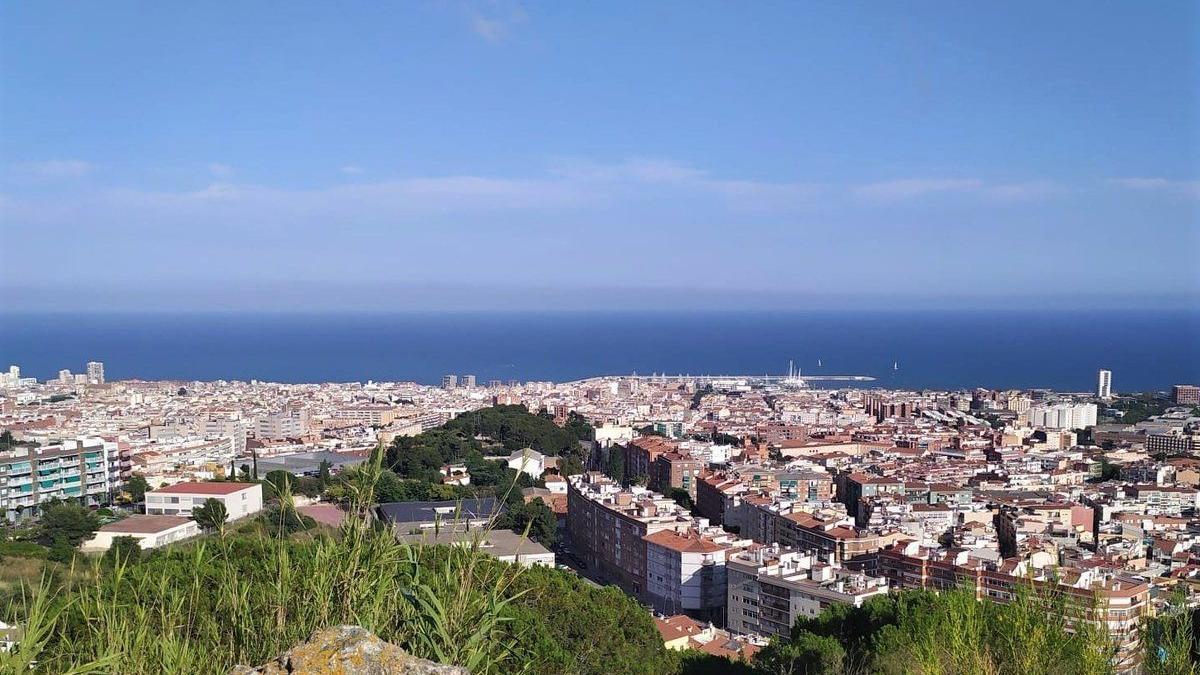 Vista panorámica de Mataró, que forma parte de la primera ruta de trenes turísticos de Barcelona.