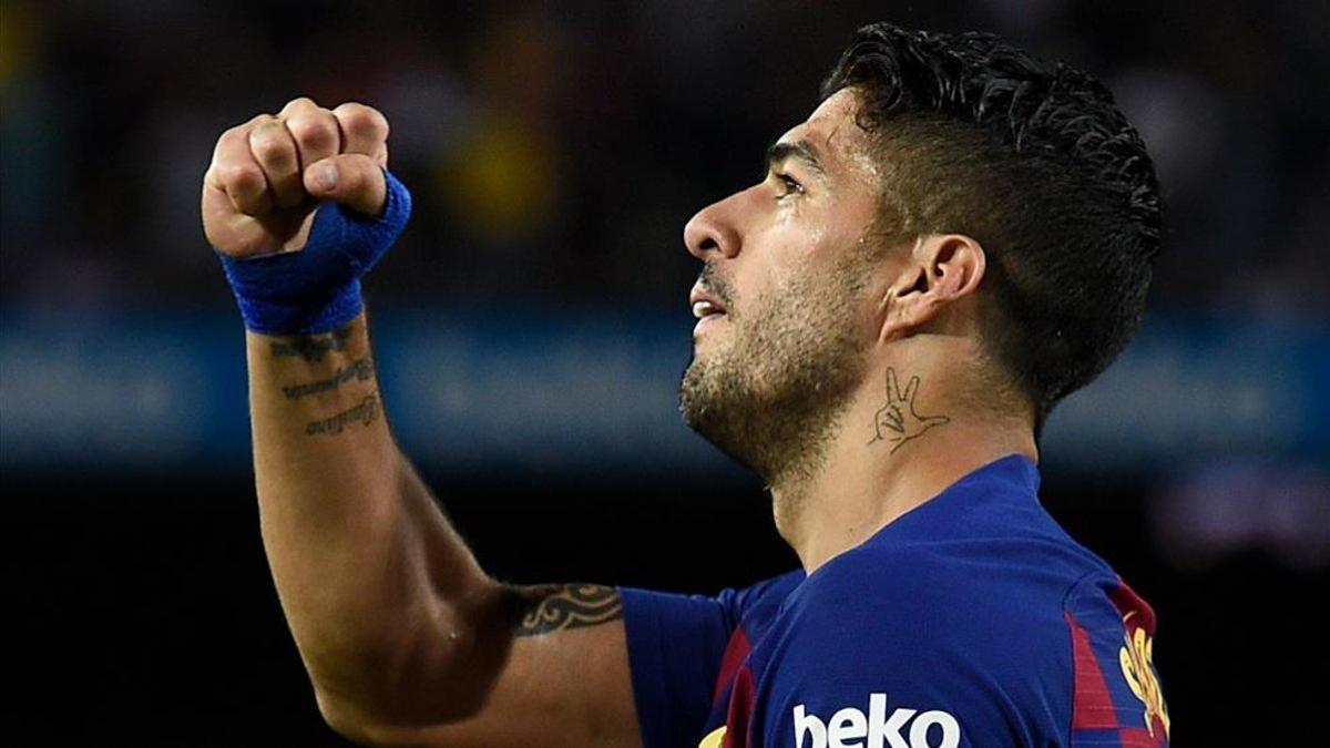 Suárez demuestra su olfato goleador