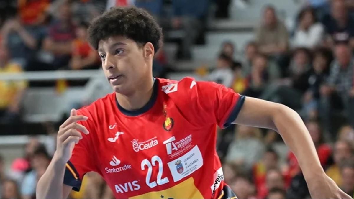 Marcos Fis, with the Hispanos Juniors