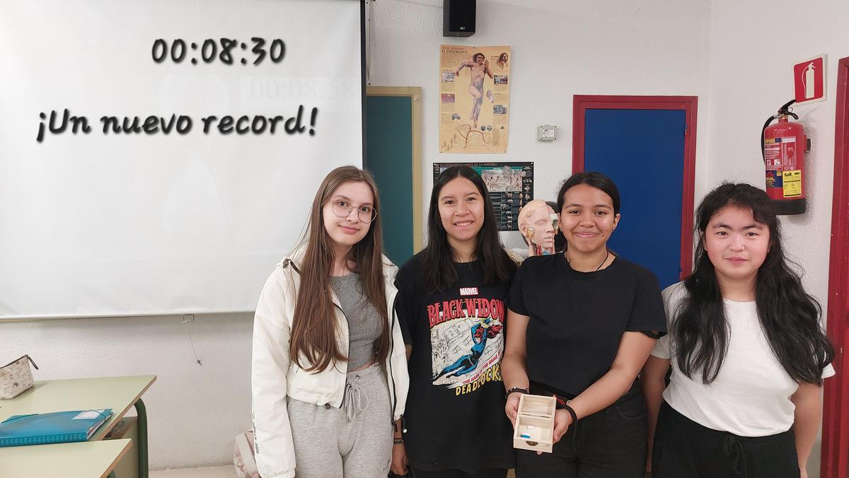 Un grupo de alumnas ha batido un nuevo récord logrando descifrar el enigma en 8 minutos.