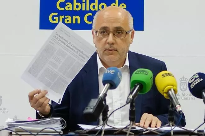 Rueda de prensa de Antonio Morales para anunciar una denuncia contra LA PROVINCIA