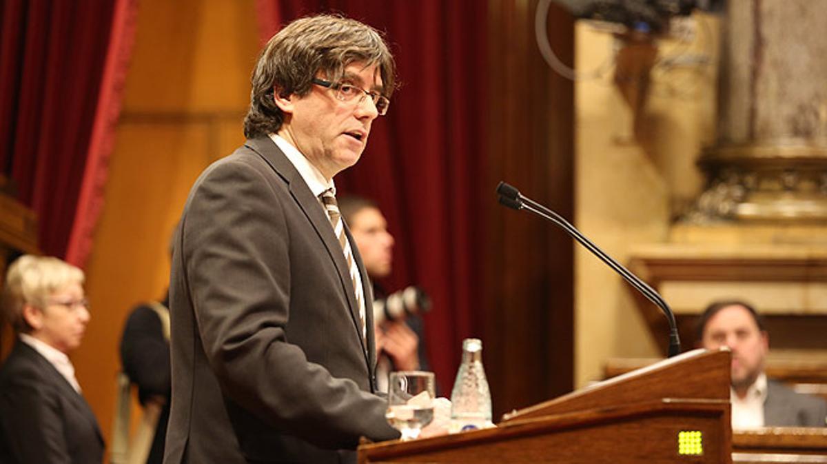 En el discurs del ple de la seva investidura, Carles Puigdemont ha assegurat que el full de ruta segueix inalterable i que el programa que ell presenta és el mateix que al seu dia va presentar el president Mas.