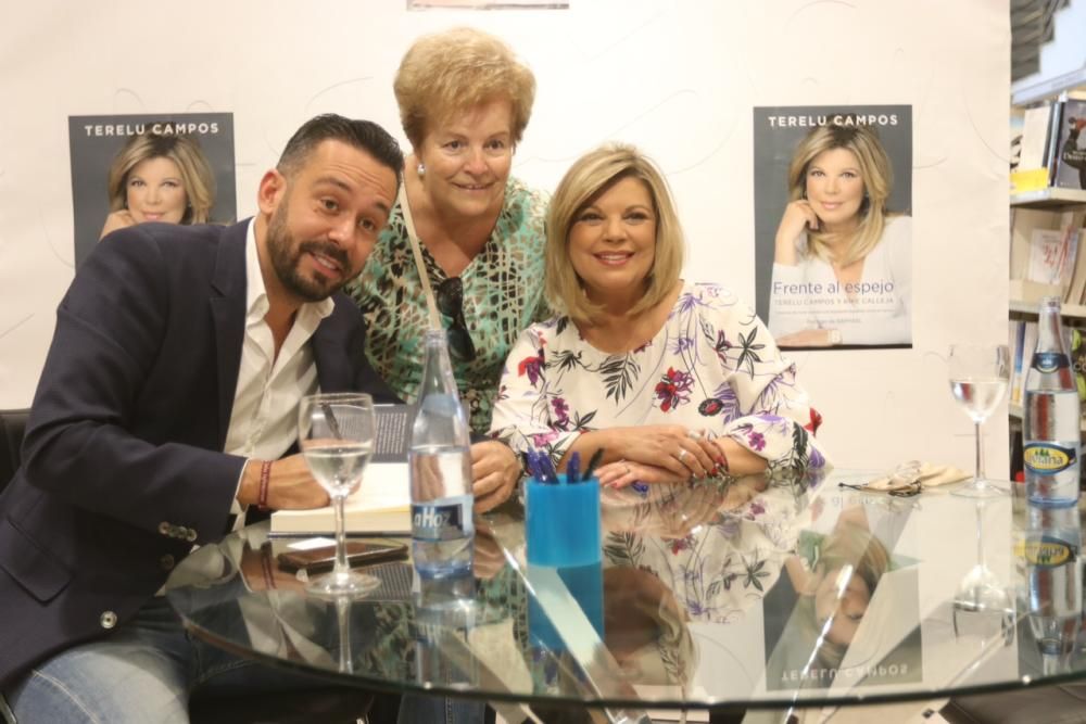 Terelu Campos firma ejemplares de su libro en Málaga - La Opinión de Málaga