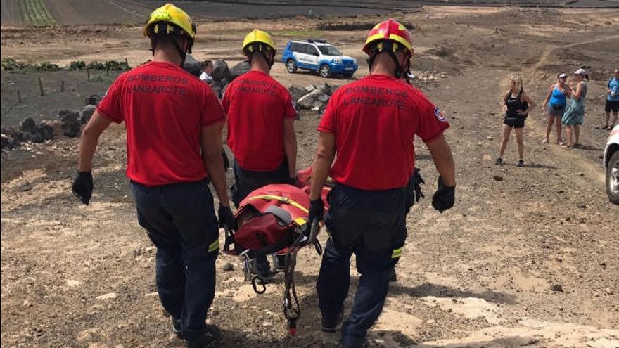 Rescate de una senderista en Tinajo