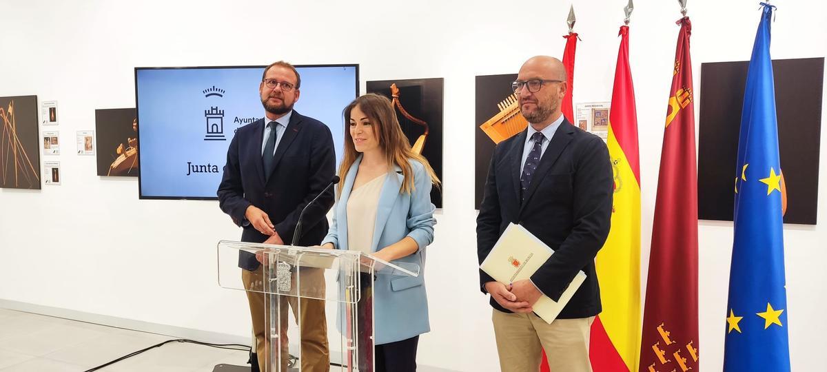 Los ediles José Guillén, Rebeca Pérez y José Francisco Muñoz, este viernes en rueda de prensa.