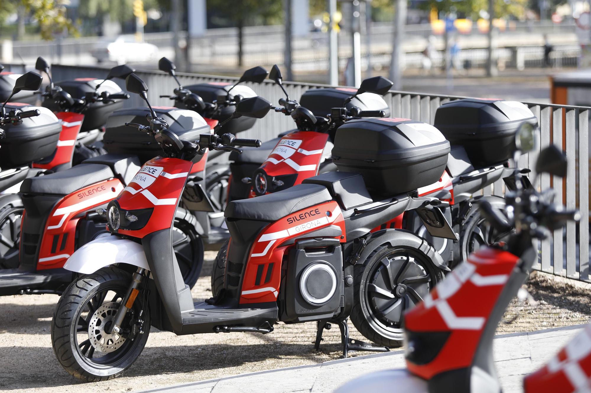 Girona estrena un servei de moto elèctrica de lloguer per minut