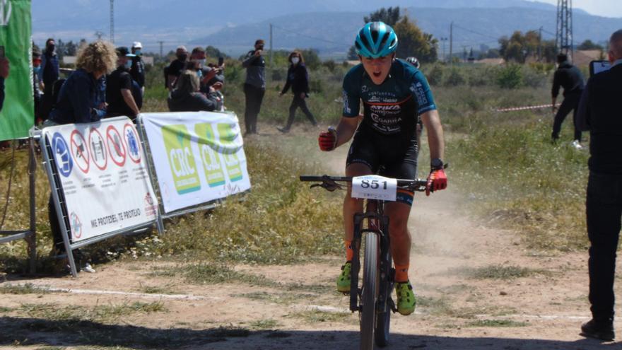 Salvador Hernández se impone en la carrera junior de la BTT de Jumilla