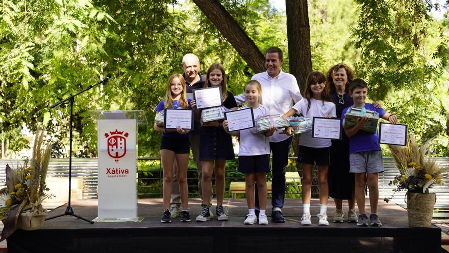 Xàtiva celebra el Correllengua y entrega los premios literarios escolares del 9 d&#039;Octubre