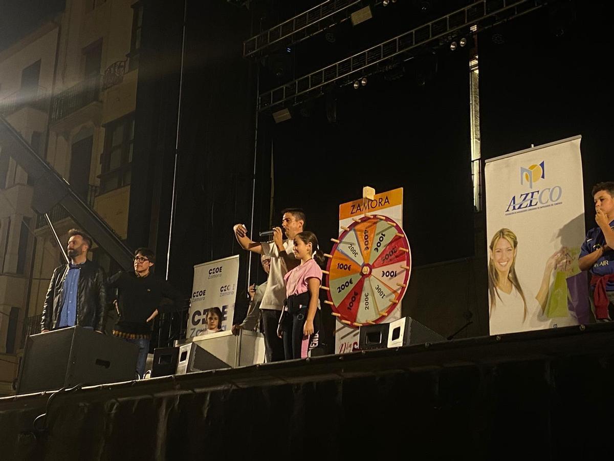 GALERÍA | Premios a tutiplén en el Día del Comercio de Zamora