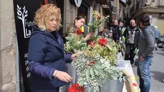 Berga viu un matí de Sant Jordi amb bona afluència de gent