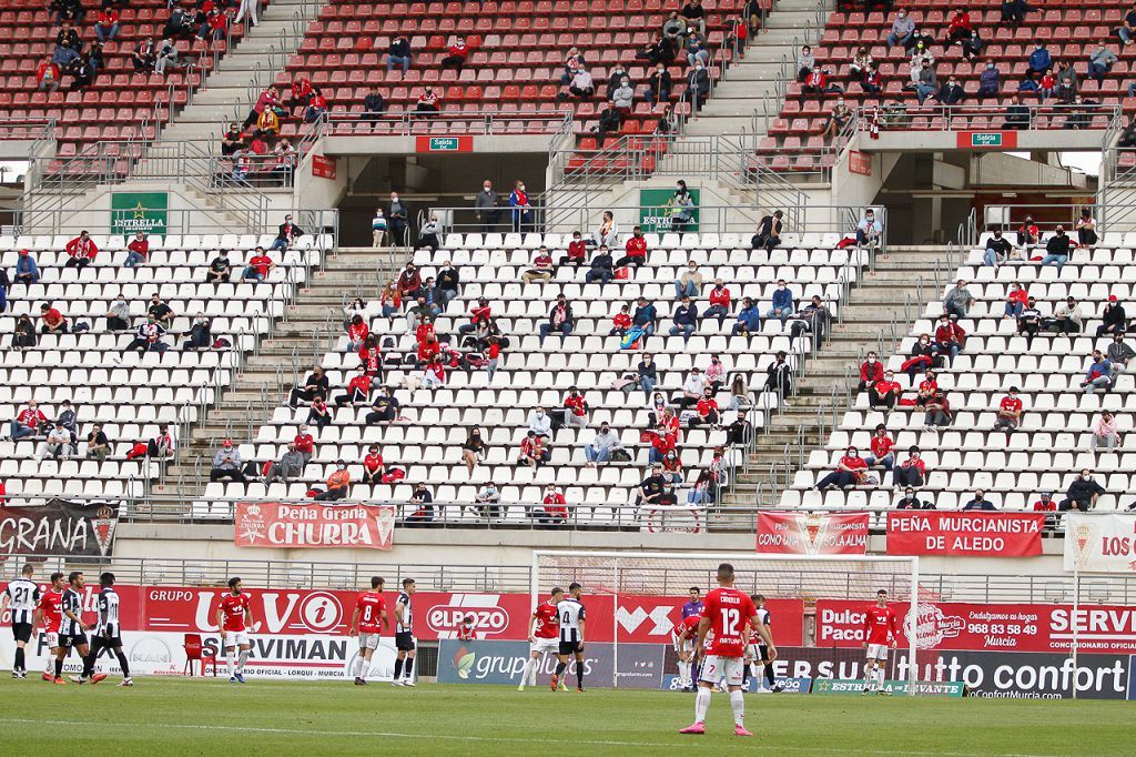 El Real Murcia no levanta cabeza (0-0)