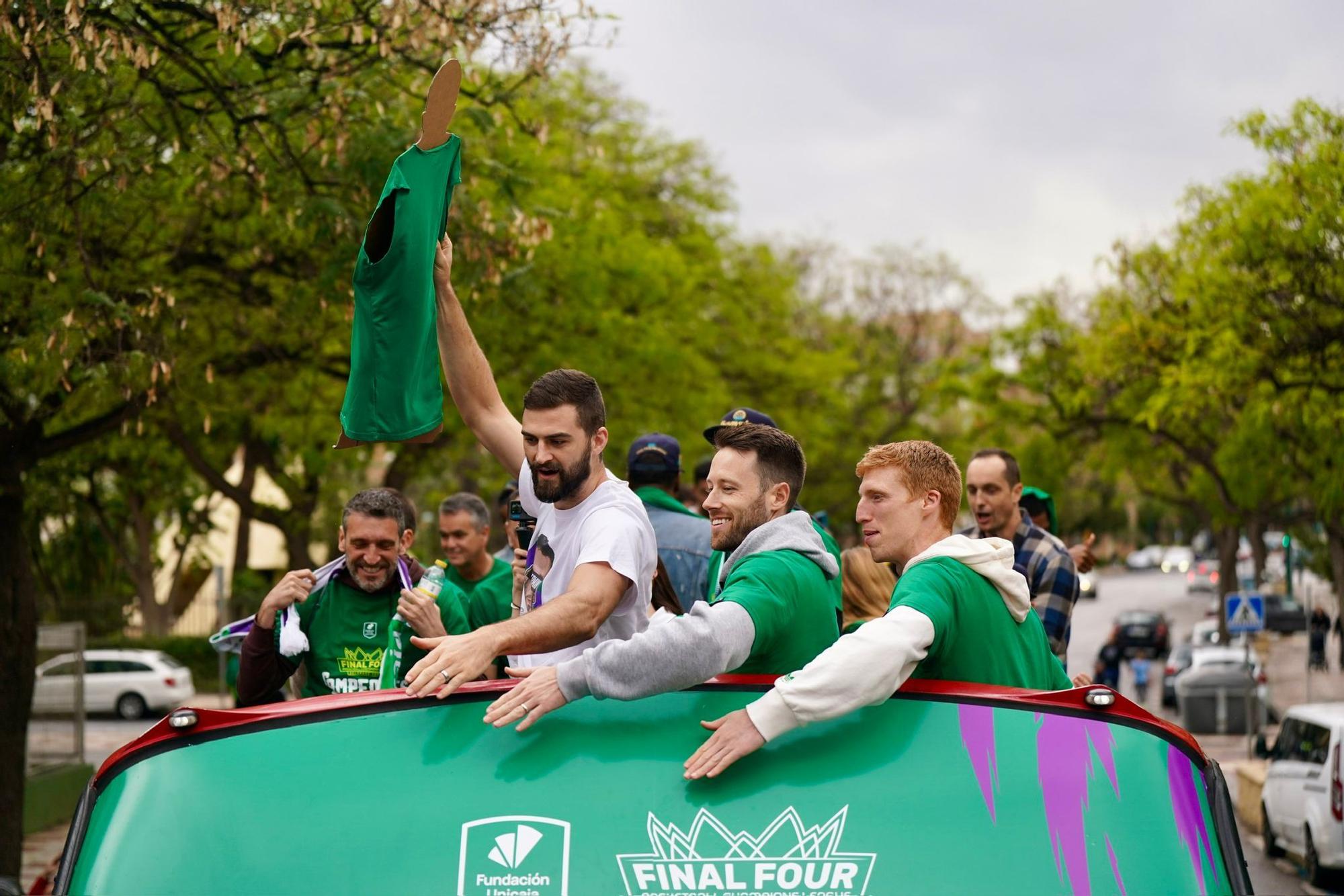 Celebración del título de la BCL del Unicaja por las calles de Málaga.