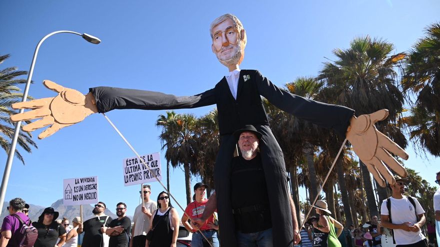 La manifestación del 20-O arranca en Las América, Tenerife