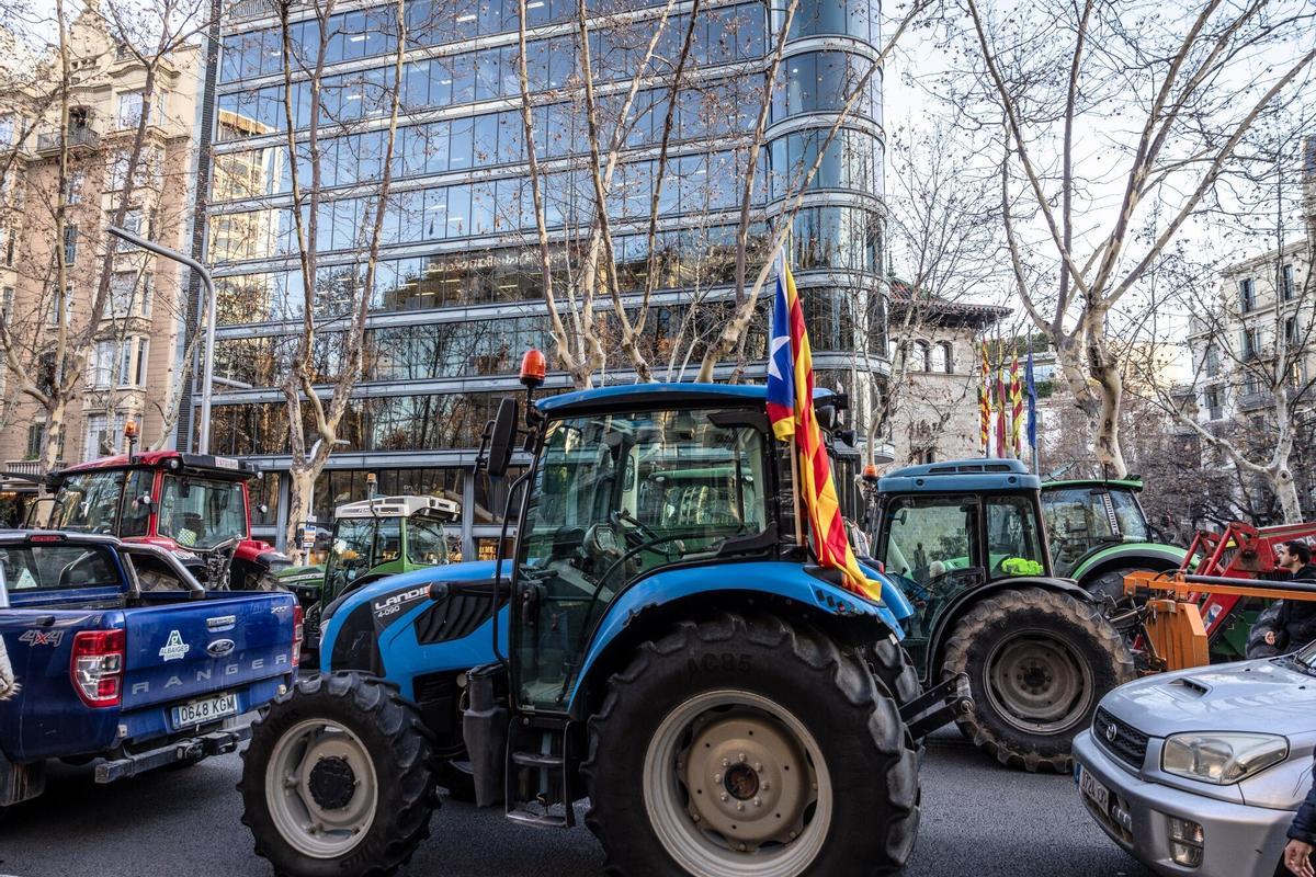 La marcha de tractores en Barcelona se dirige al Parlament