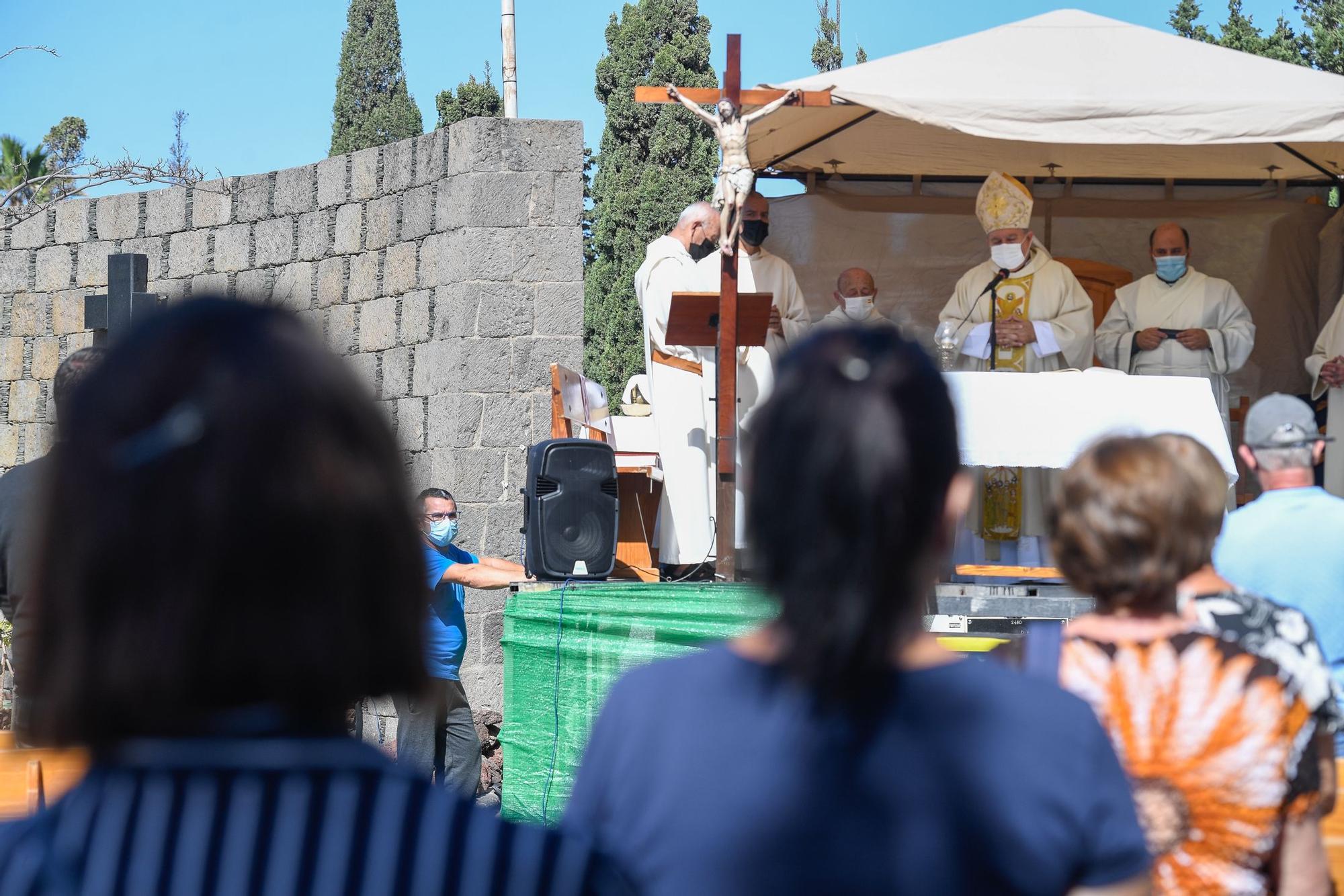 San Lázaro recibe a los familiares el Día de Todos los Santos