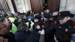 El Gobierno navarro abrirá diligencias contra los responsables del intento de asalto al Parlamento de Navarra