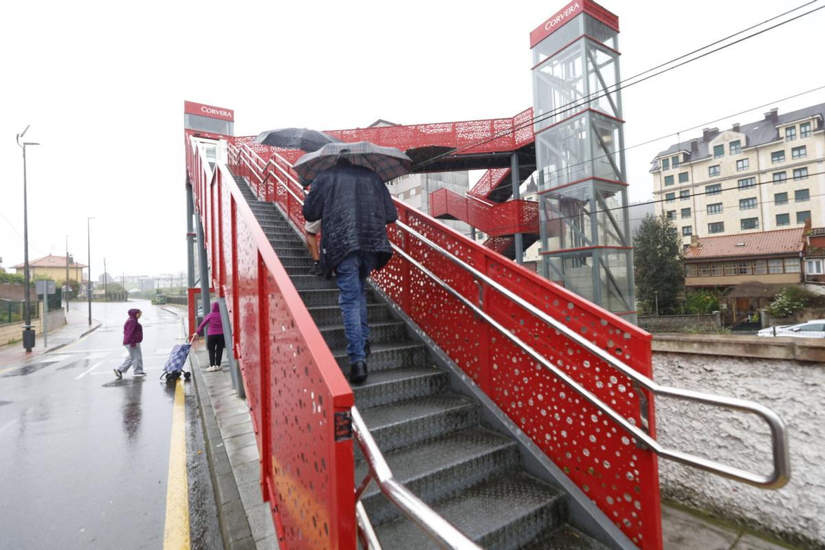 Ascensor que une La Estrada con Las Vegas.