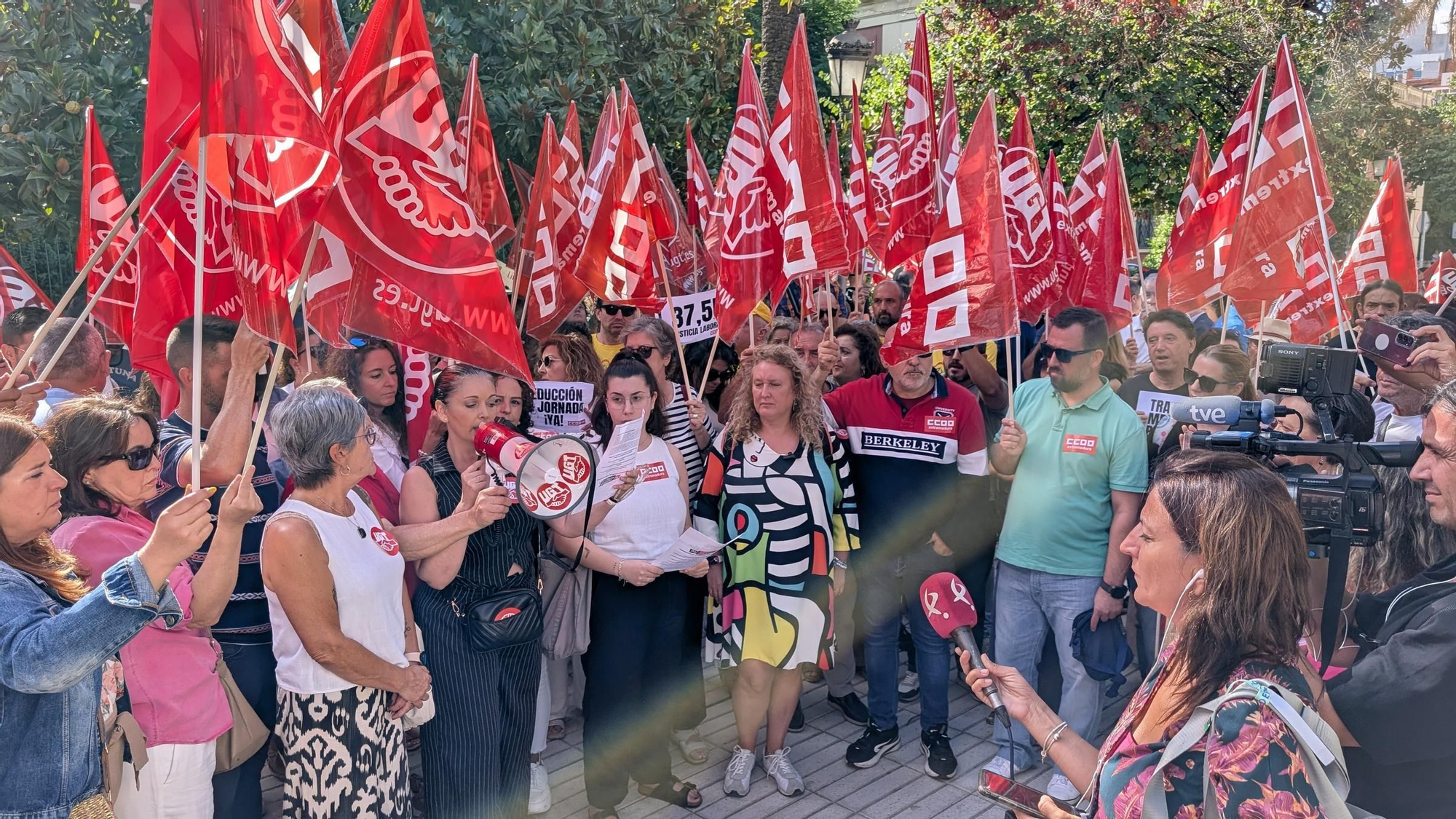 Concentración en Badajoz a favor de la reducción de la jornada laboral
