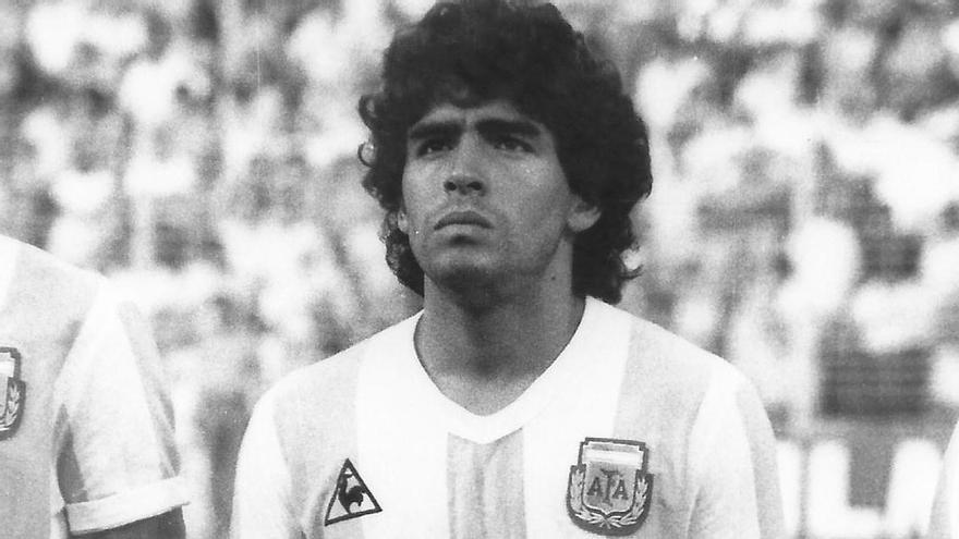 Maradona con la selección argentina en el Mundial de 1982 en el Rico Pérez de Alicante antes del partido ante El Salvador
