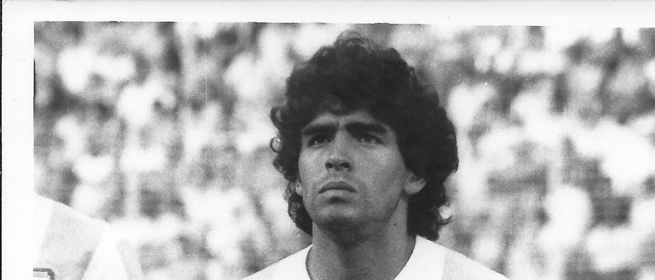 Maradona con la selección argentina en el Mundial de 1982 en el Rico Pérez de Alicante antes del partido ante El Salvador