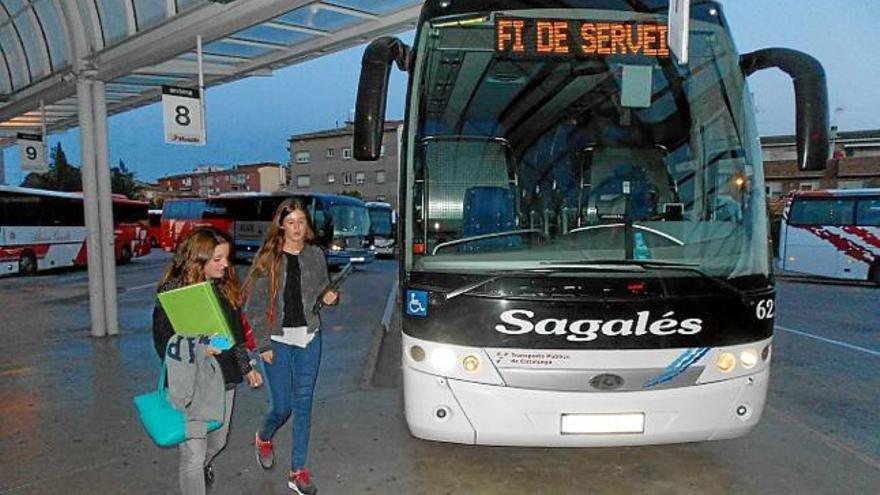 El bus que uneix la UAB amb Manresa, a la seva arribada a l&#039;estació