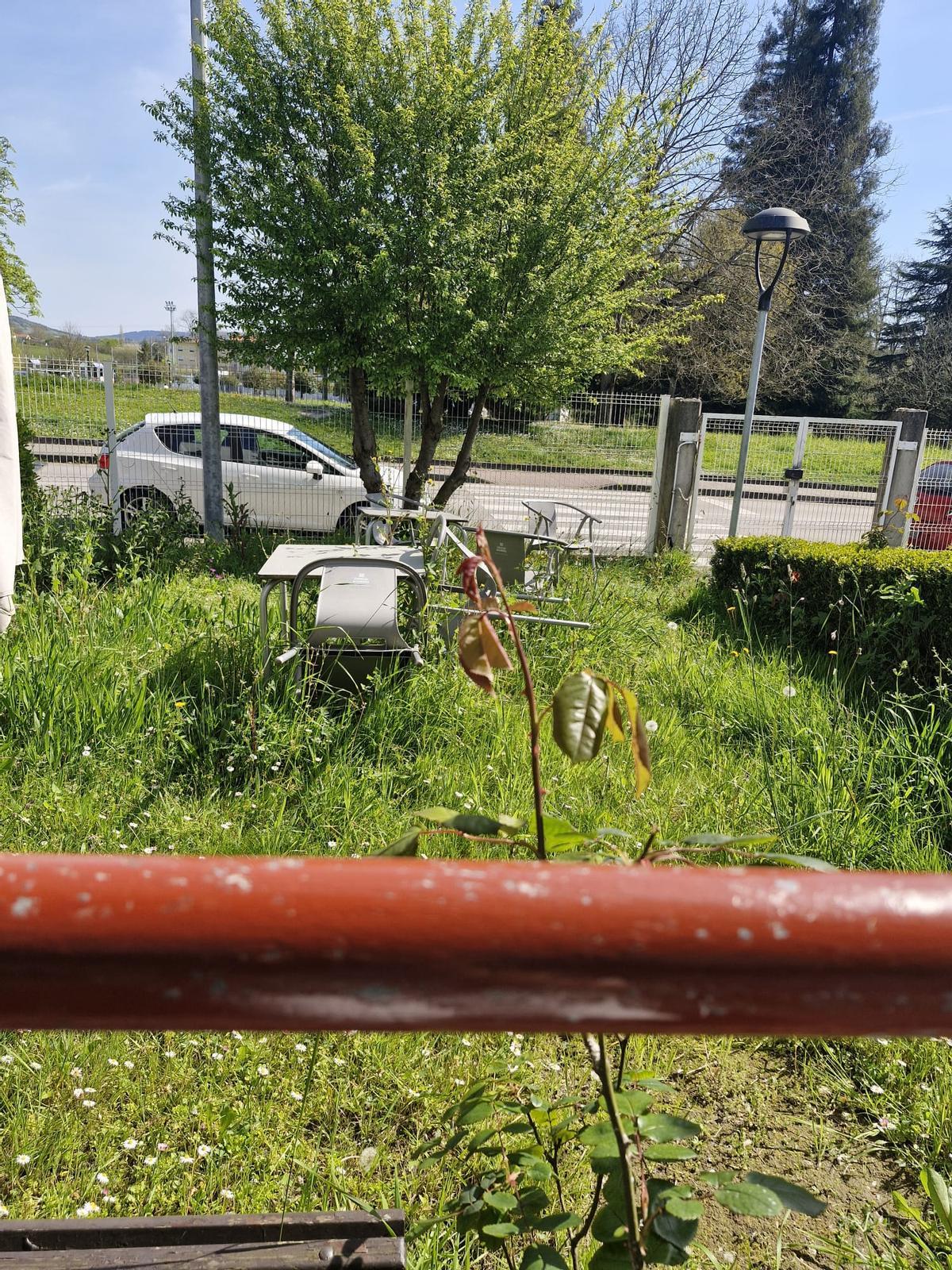 El mal estado de la residencia de mayores de Noreña, en imágenes.