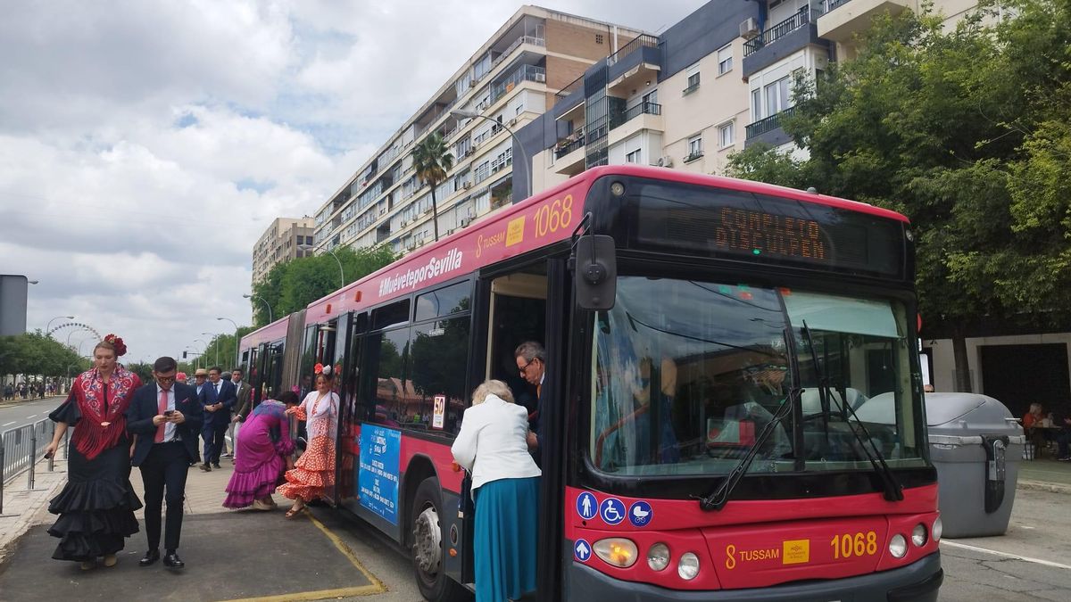 Autobuses de Tussam en la Feria.