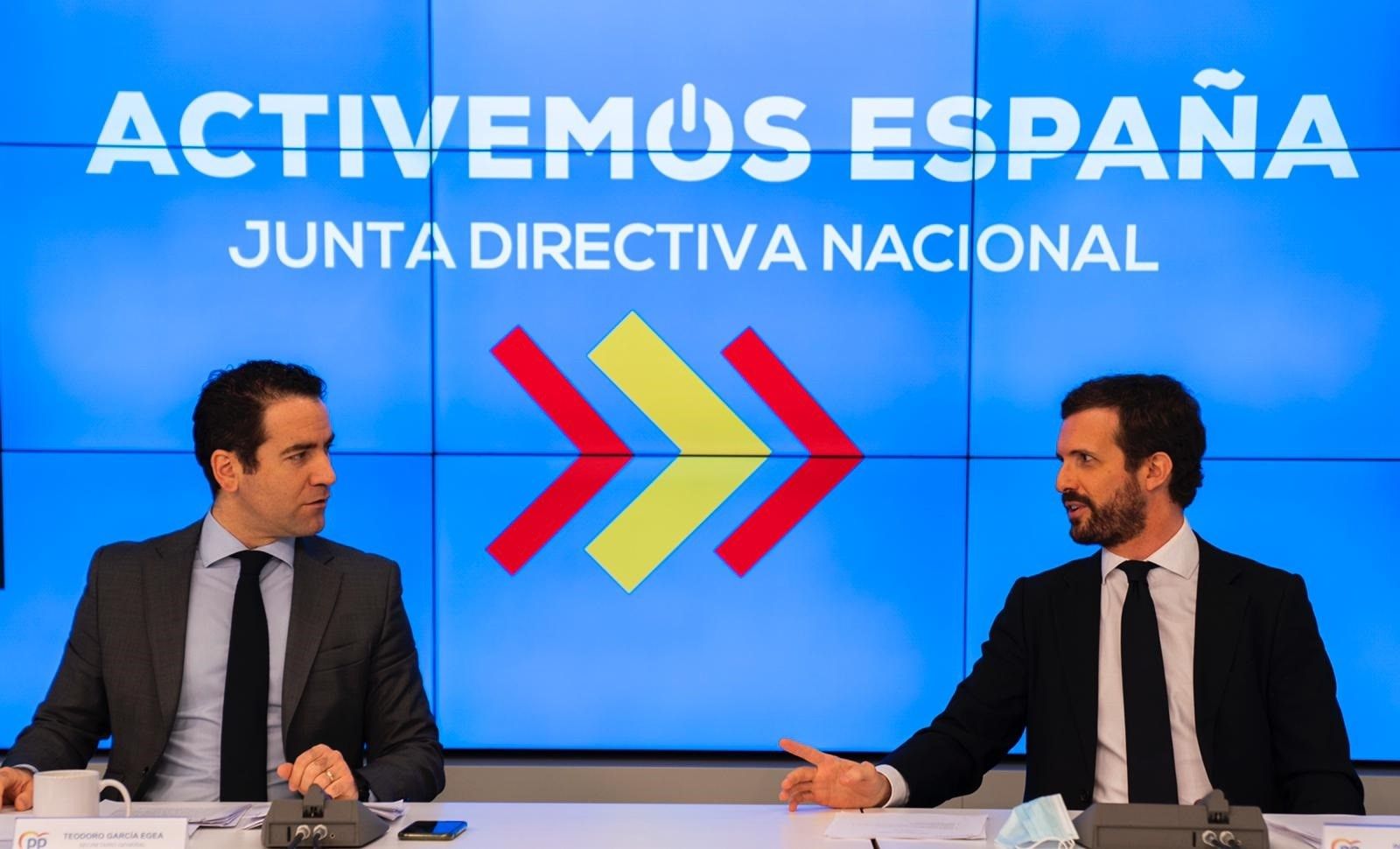 El presidente del PP, Pablo Casado, y el secretario general del PP, Teodoro García  Egea, en  la reunión de la Junta Directiva Nacional del partido.