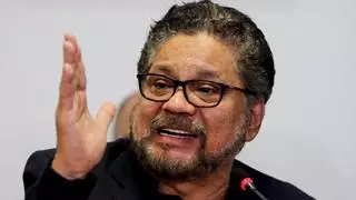El disidente de las FARC 'Iván Márquez' reaparece en un video tras haber sido dado por muerto.