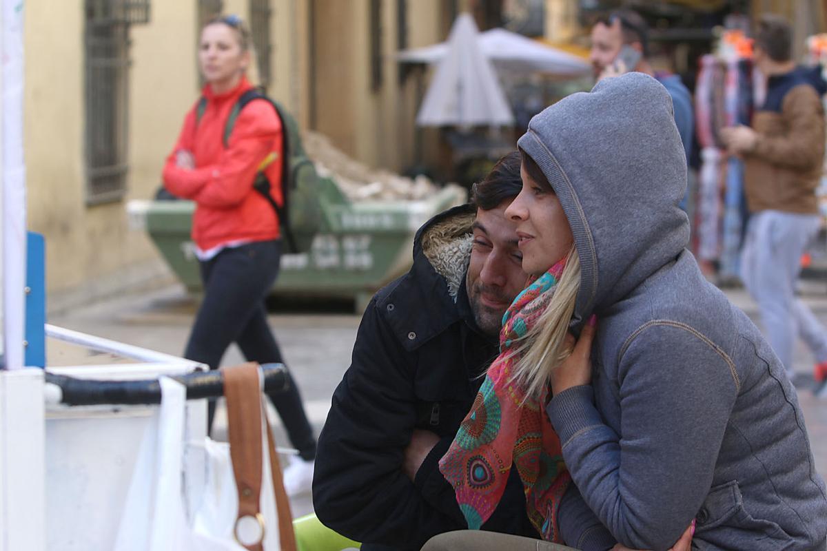 MLG 07/NOVIEMBRE/2016.-FRIO POR EL CENTRO DE MALAGA .-ARCINIEGA