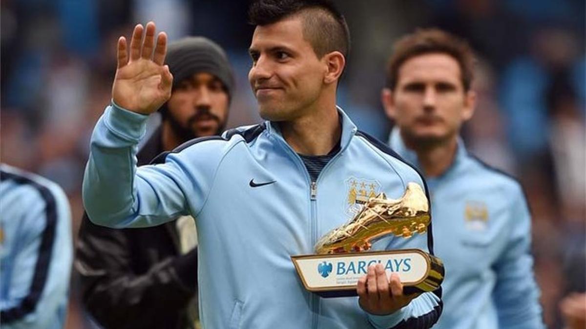 Agüero recibió la Bota de Oro que le acredita como máximo goleador de la Premier League