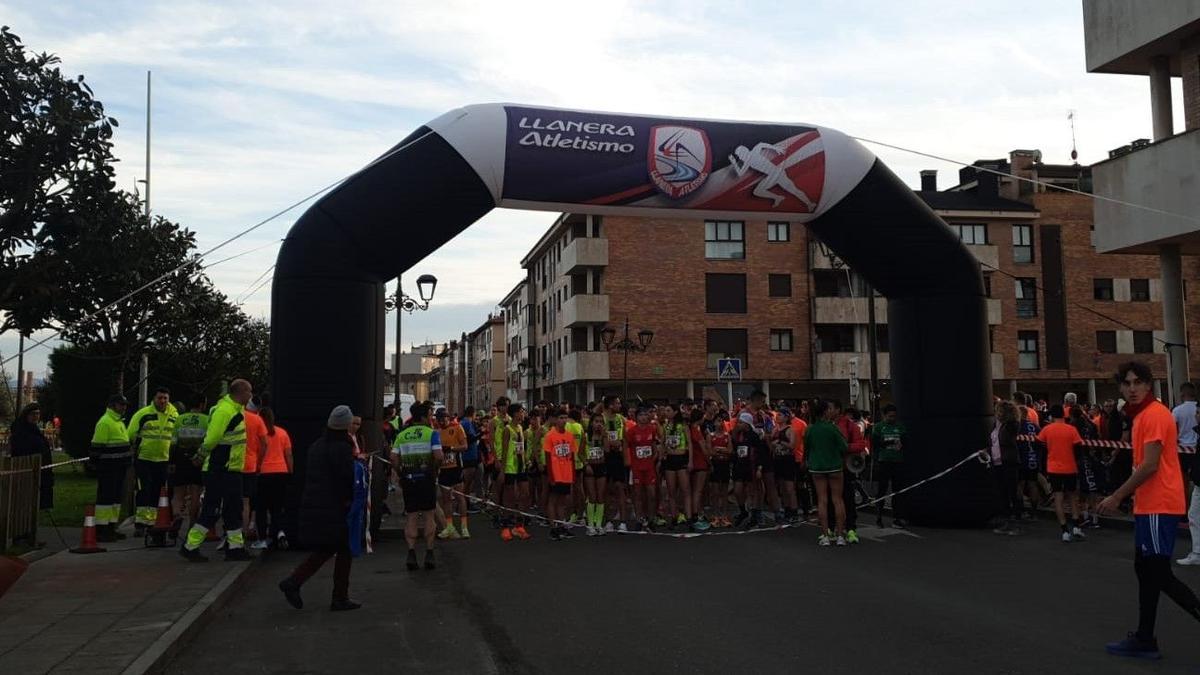 Salida de un pasada edición de la San Silvestre de Llanera.