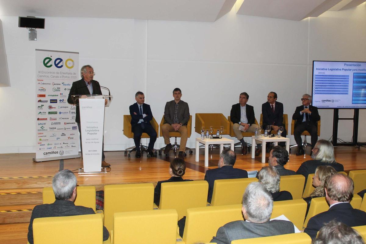 Un momento de la jornada celebrada hoy en la Ciudad de Cultura de Santiago