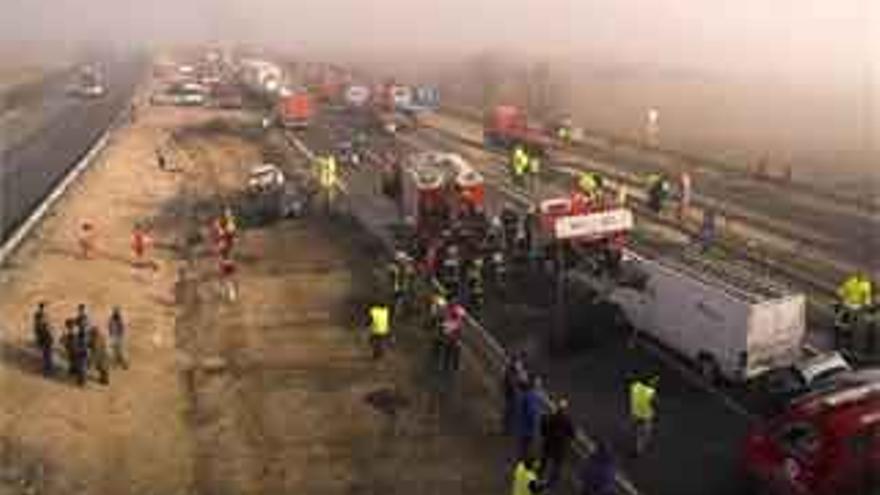 La niebla causa un múltiple accidente con 120 coches implicados en la autovía de Toledo