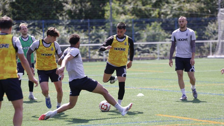 Javi Cueto, Natalio y Santamaría, durante un entrenamiento de esta temporada. | LUISMA MURIAS