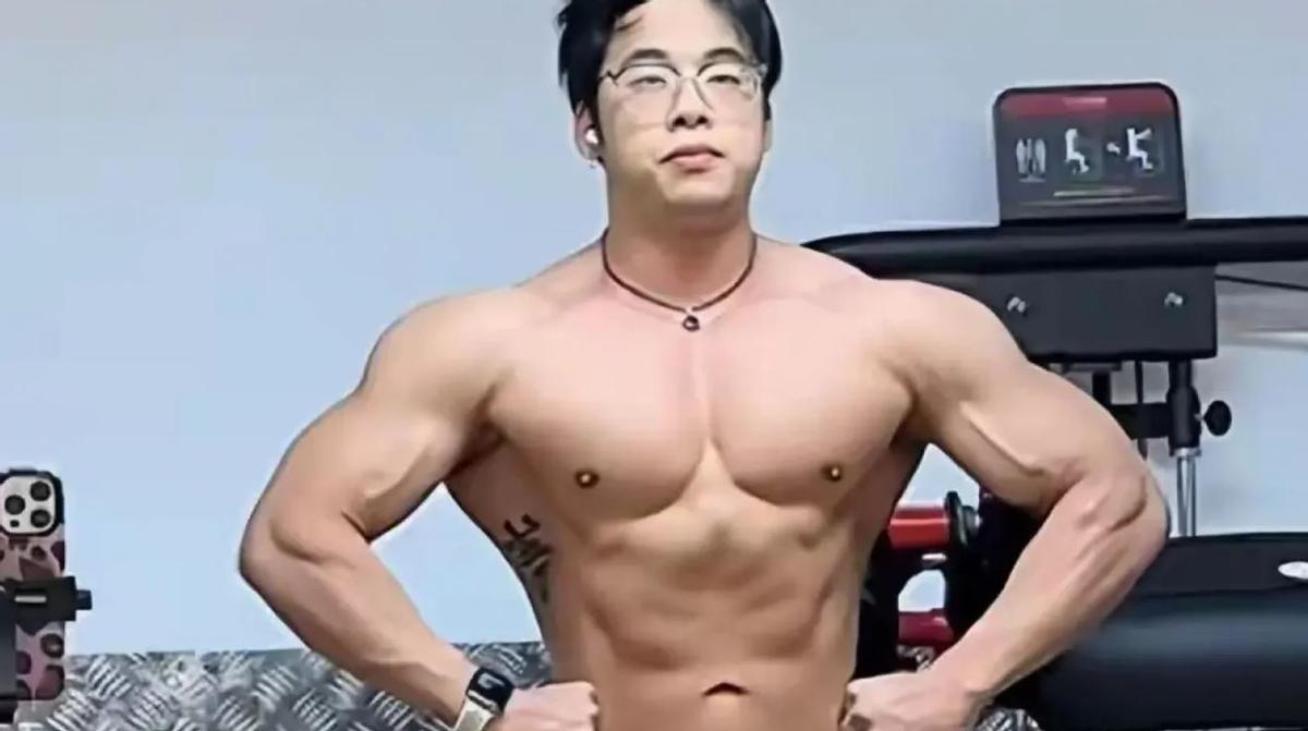 El influencer y culturista chino Bi Jiaqi