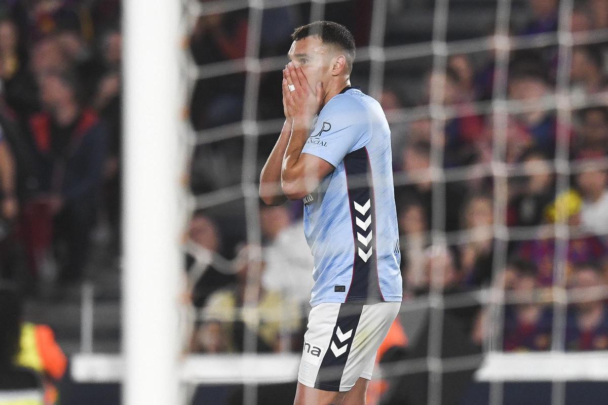 Jutglà lamenta una ocasión de gol desperdiciada por el Celta en el Camp Nou en el partido del pasado miércoles