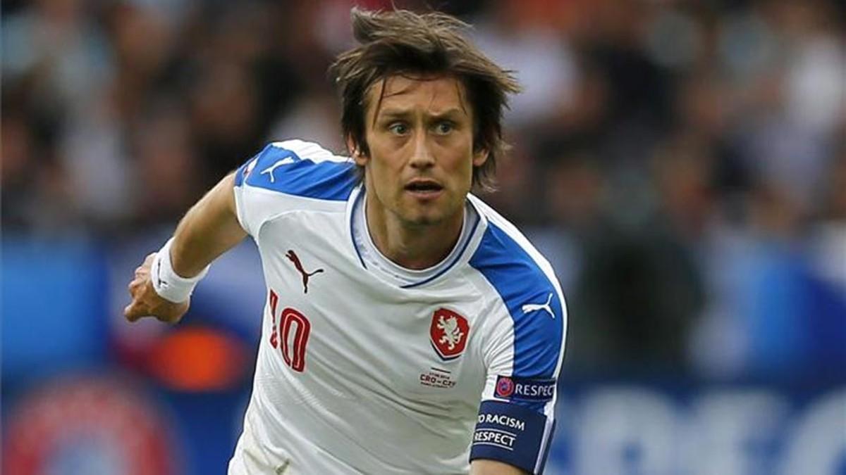 Rosicky confía en reaparecer la próxima campaña