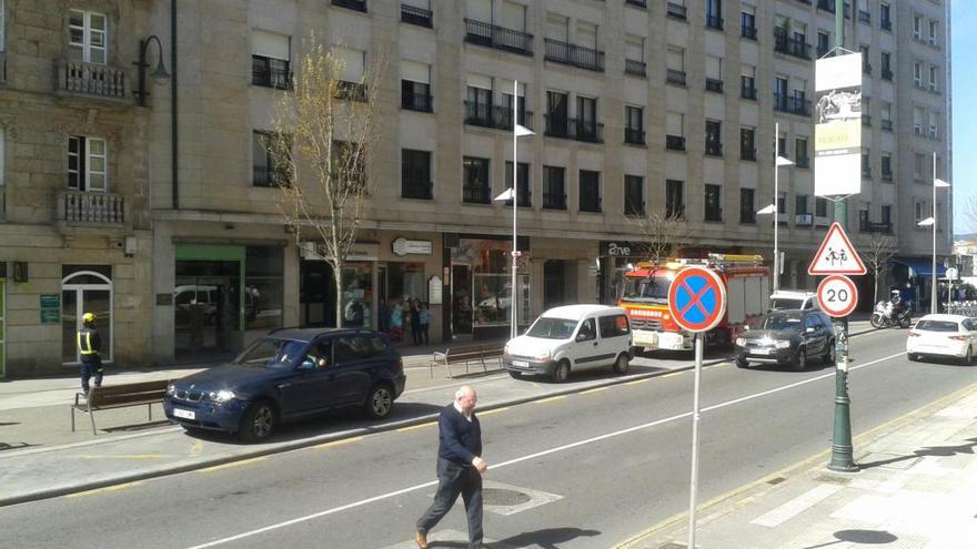 Un coche de Bomberos cerca de la Audiencia