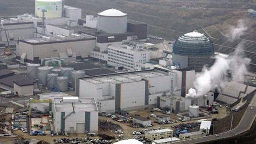 Japón inicia su primer apagón nuclear en 42 años