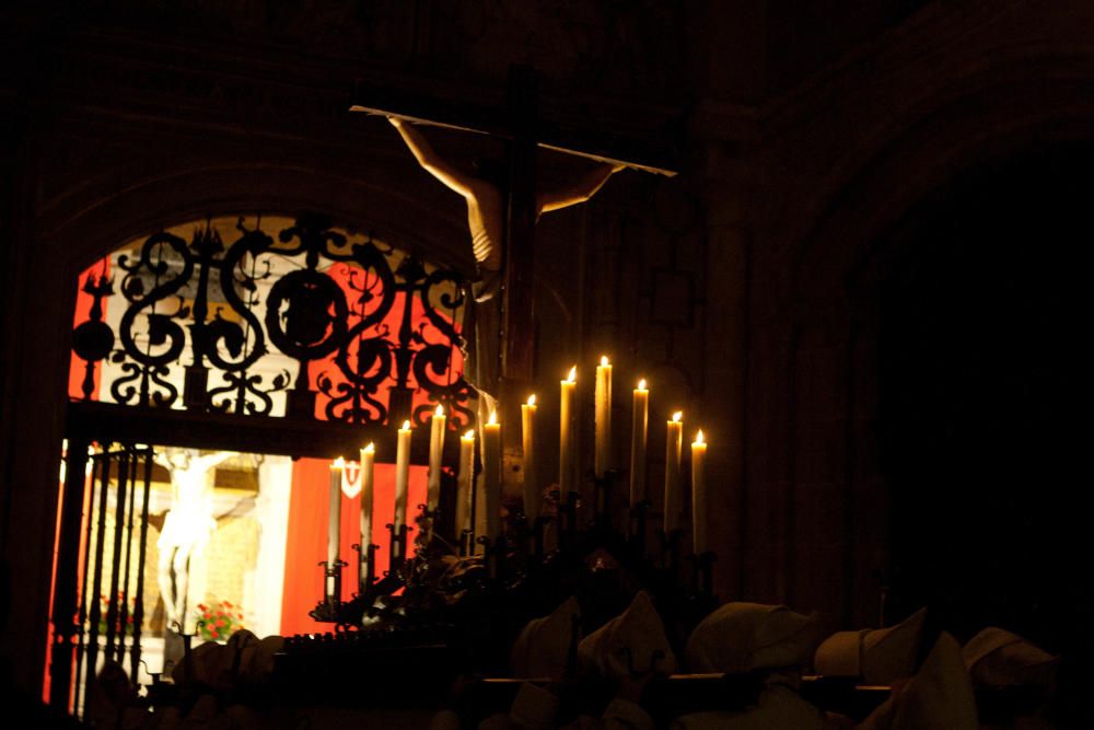 La procesión del Espíritu Santo en la Catedral