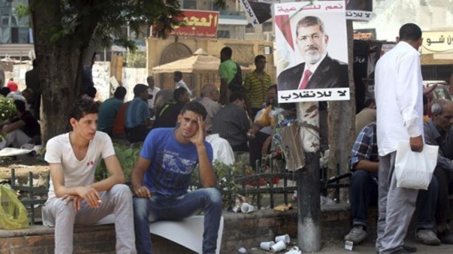 Cientos de islamistas se concentran en la mezquita cairota de Al- Iman para protestar por la represión militar