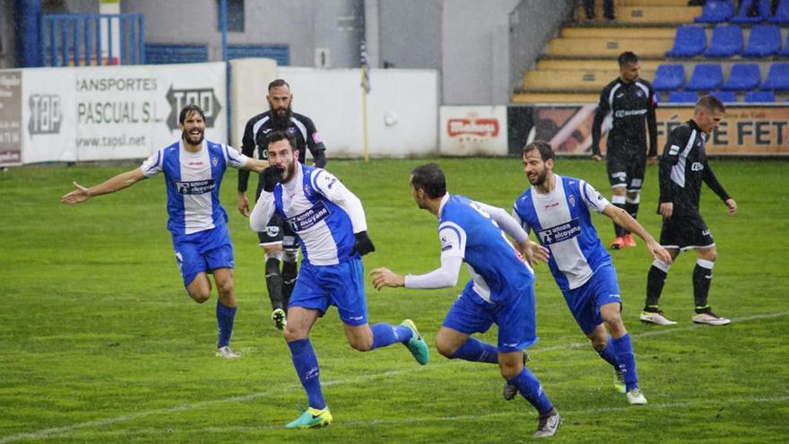 Regen und Kälte machten den Kickern zu schaffen.