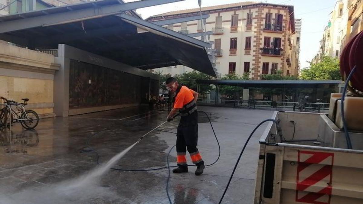La nueva maquinaria de limpieza triplicará el trabajo de los operarios en Alicante