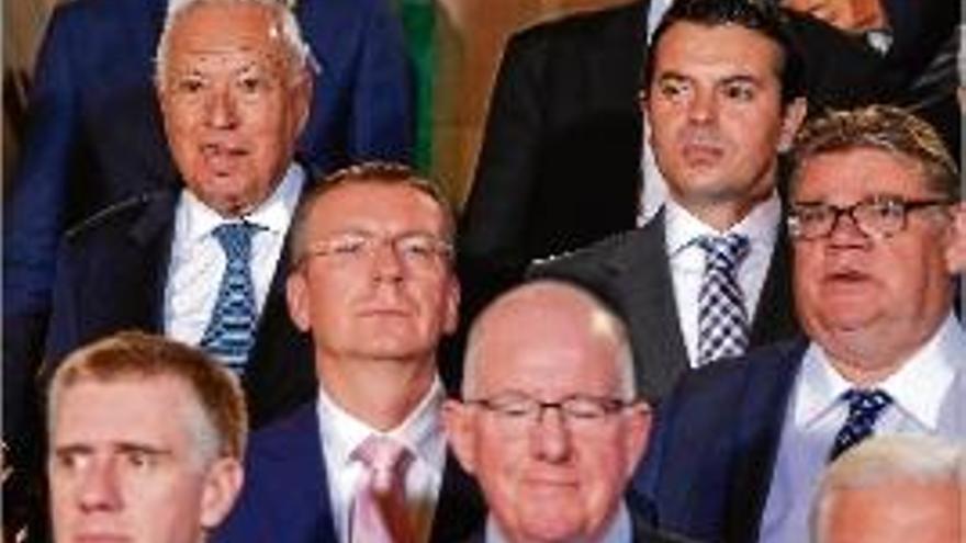 Margallo amb altres Ministres d&#039;Exteriors durant la reunió.