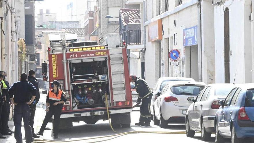 Tres heridos tras incendiarse un taller en Vila-real