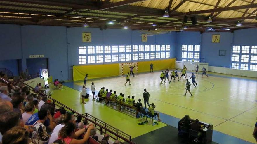 Balonmano de élite en Ribadesella en memoria de Ramón Callejón Berbes