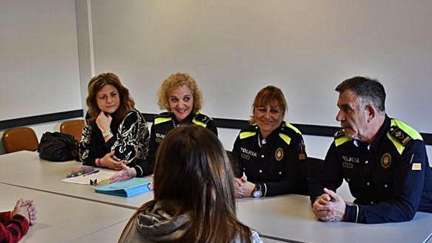 La Policia Local de Manresa va fer una campanya per incentivar la participació femenina a la convocatòria